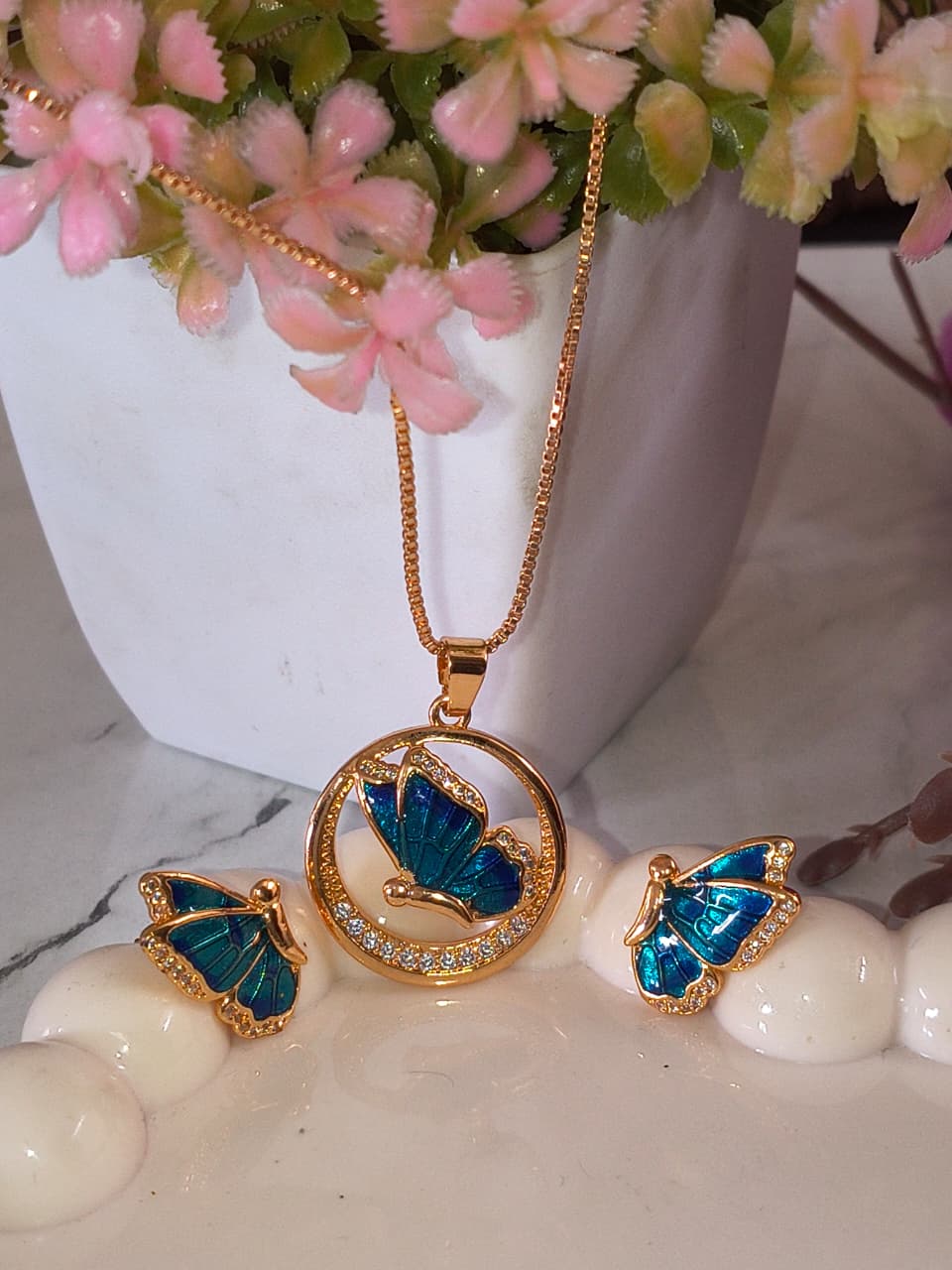 Charm Necklace – High Quality, Anti-Tarnish, 18K Gold Plated