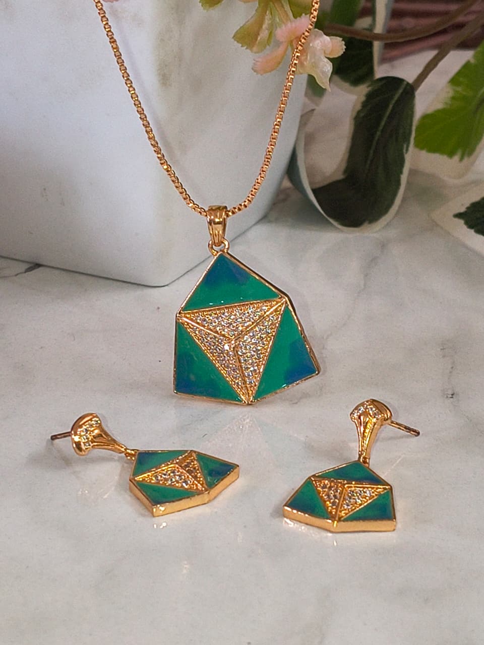 Charm Necklace – High Quality, Anti-Tarnish, 18K Gold Plated