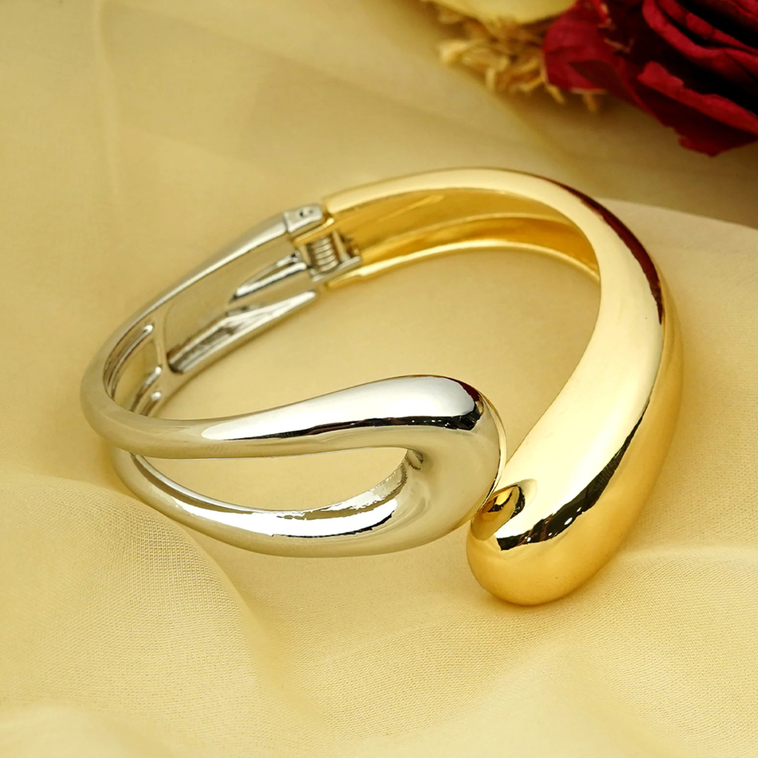 Hand-Cuff Style Bracelet – Regular Size, 18K Gold Plated, Anti-Tarnish