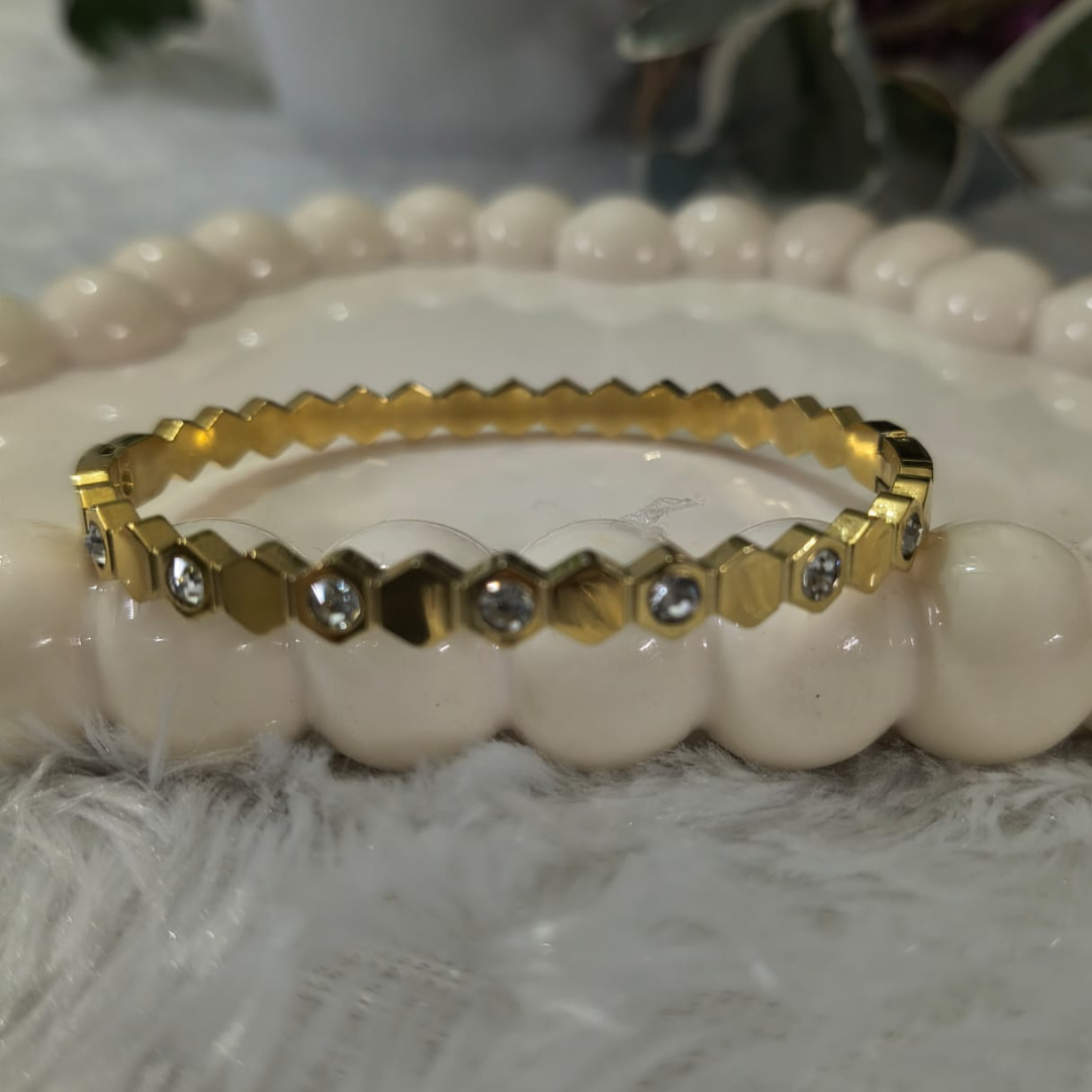 Regular-Size High-Quality Bracelet – 18K Gold Plated, Anti-Tarnish
