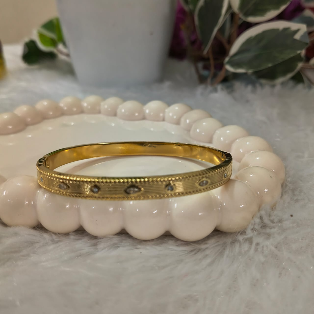 Regular-Size High-Quality Bracelet – 18K Gold Plated, Anti-Tarnish