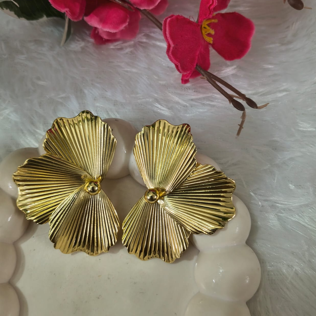 Flower Petal Heavy Earrings – 18K Gold Plated