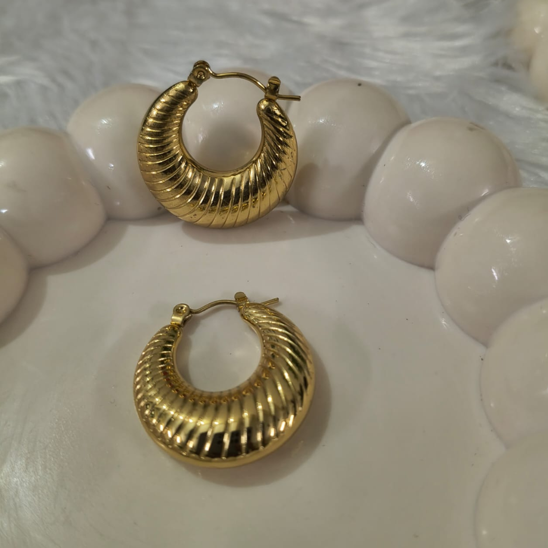 High-Quality Hoop Earrings – 18K Gold Plated