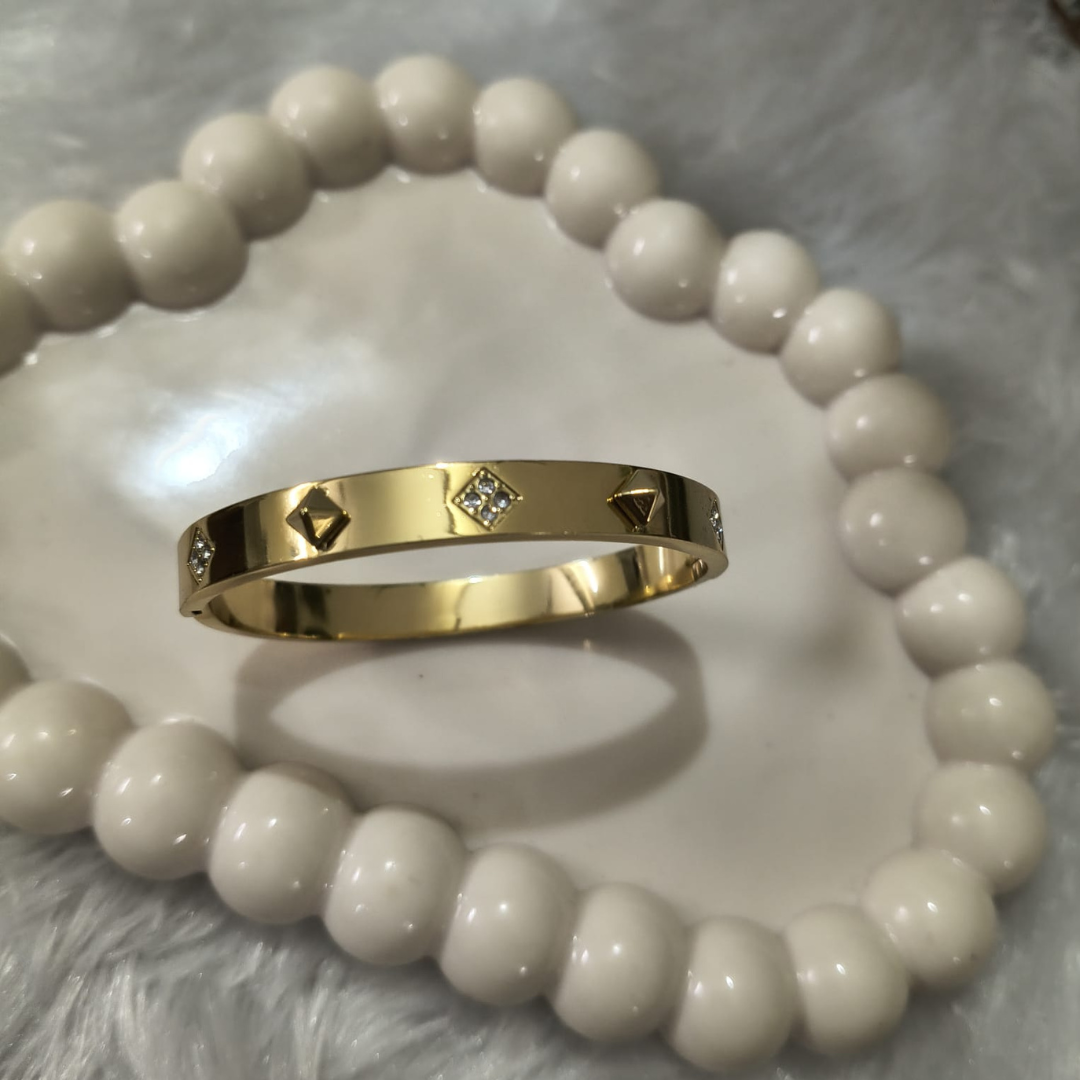 Unique Design Baby Size Bracelet – 18K Gold Plated
