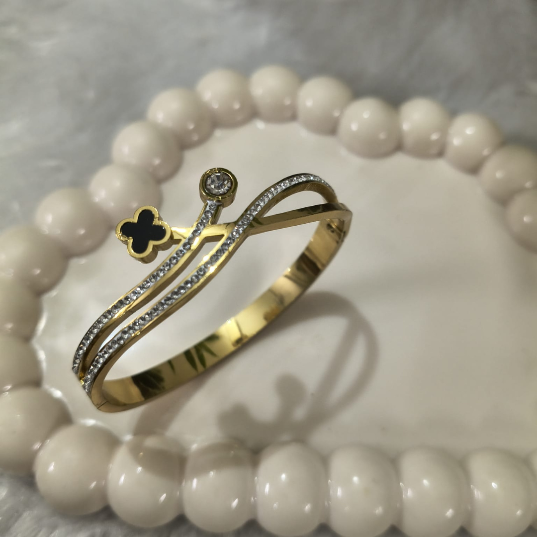 Clover Style Baby Size Bracelet – 18K Gold Plated