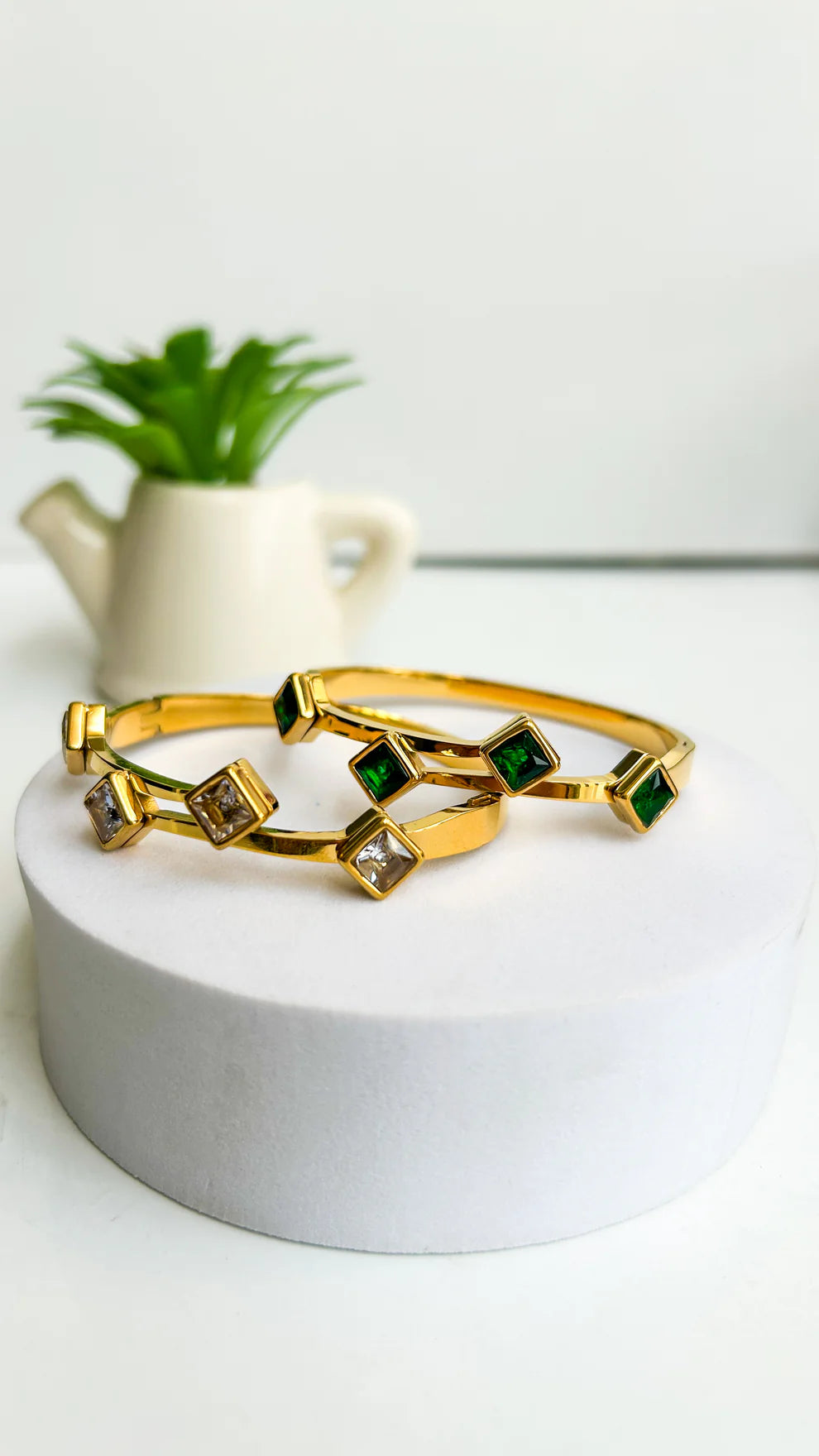 Emerald-Studded Baby-Size High-Quality Bracelet – 18K Gold Plated, Anti-Tarnish